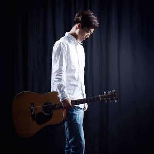 调教小男奴光着小jiji慕宝
